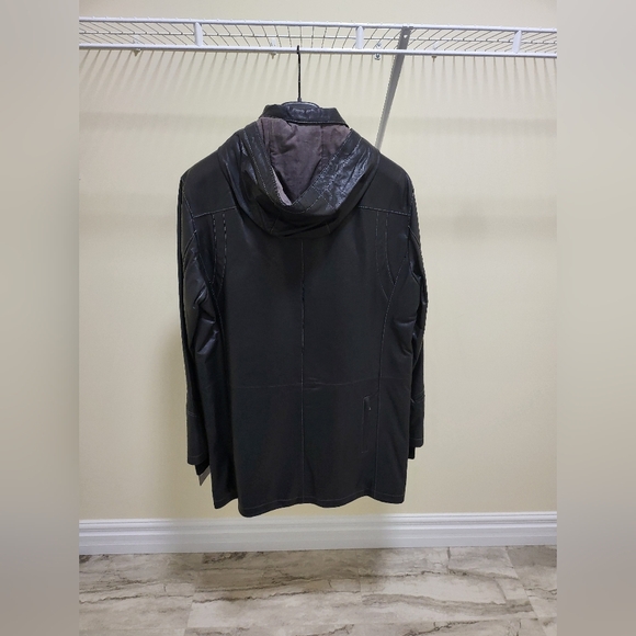 Danier Genuine Leather Jacket - Picture 2 of 6